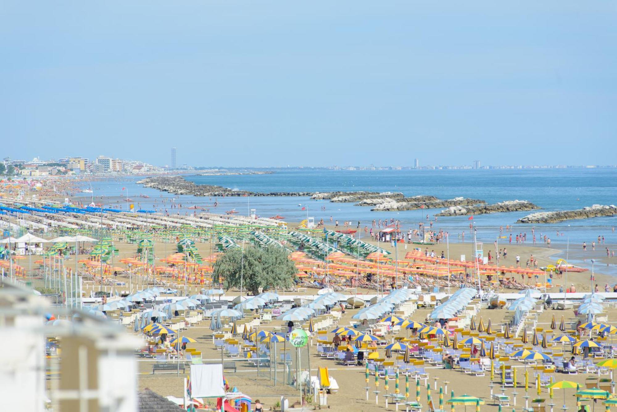 Hotel Nautic Rimini Esterno foto