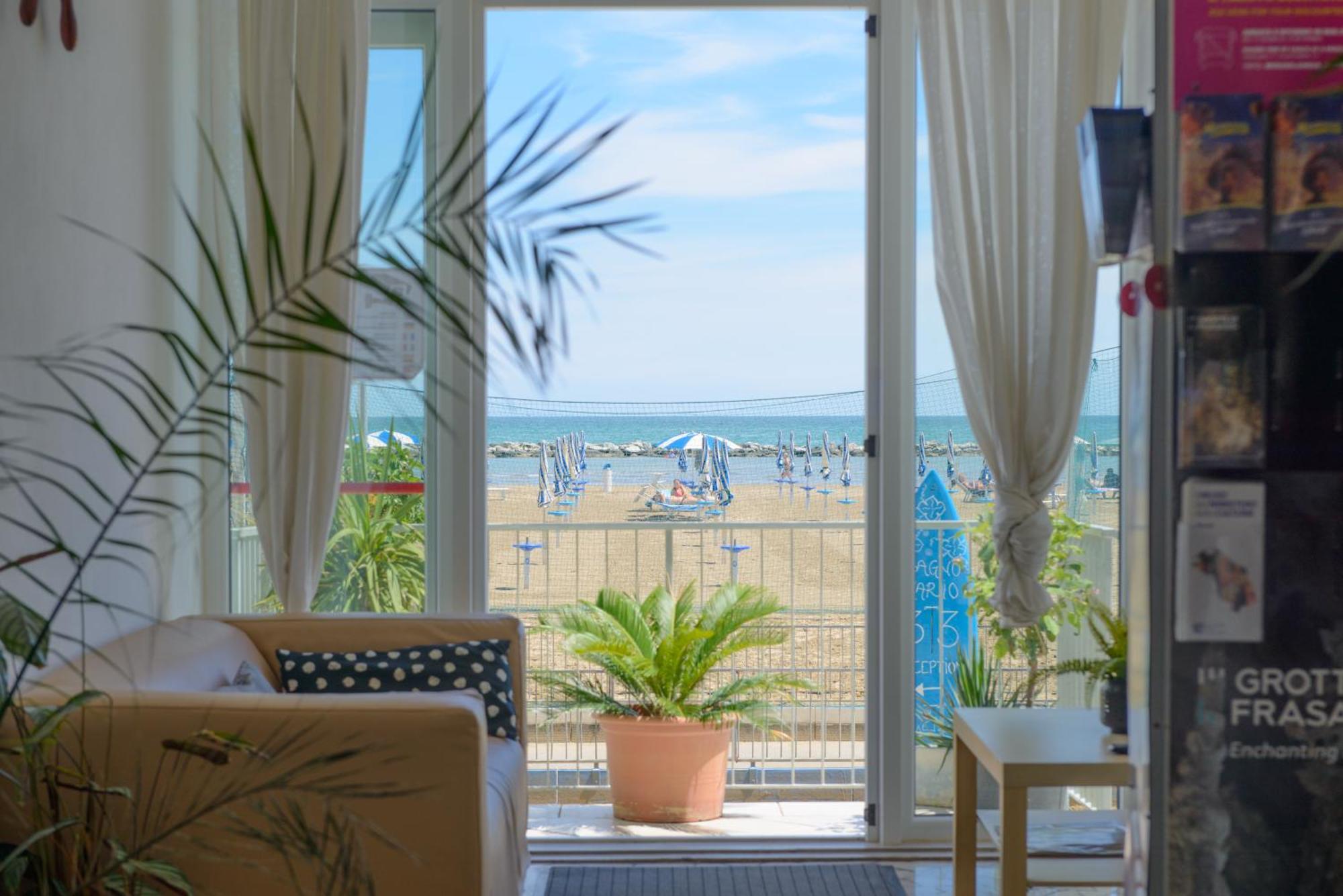 Hotel Nautic Rimini Esterno foto