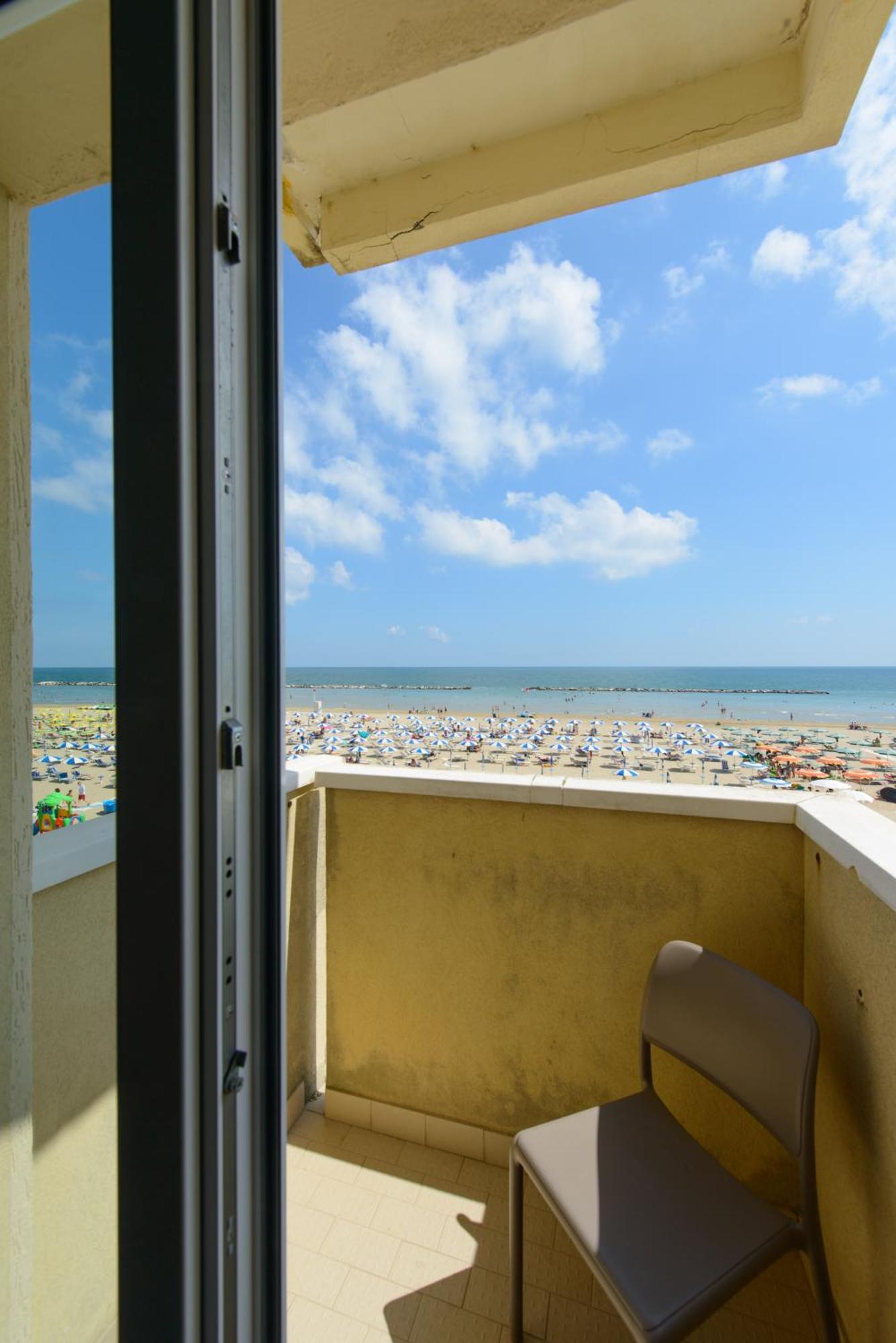 Hotel Nautic Rimini Esterno foto