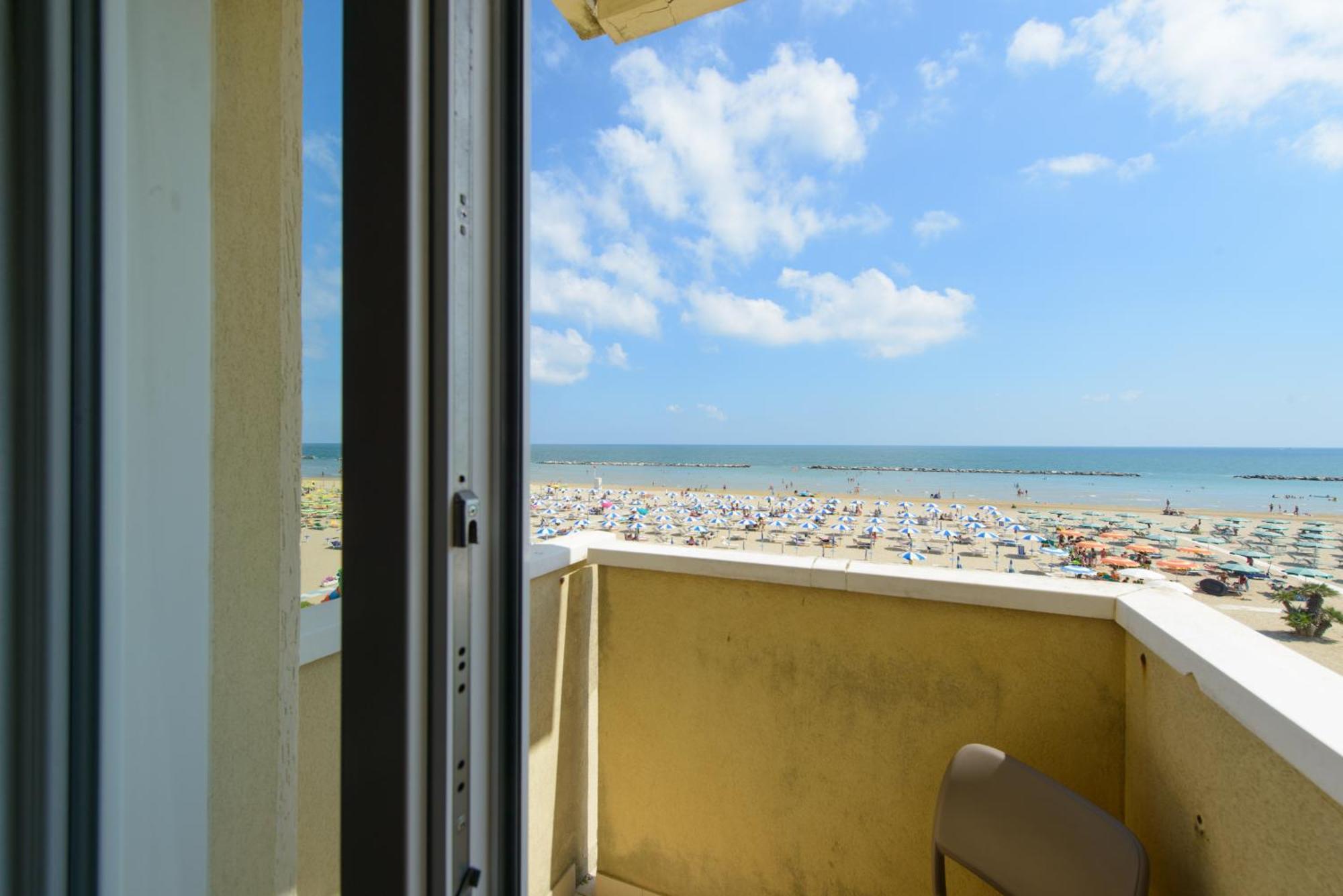 Hotel Nautic Rimini Esterno foto